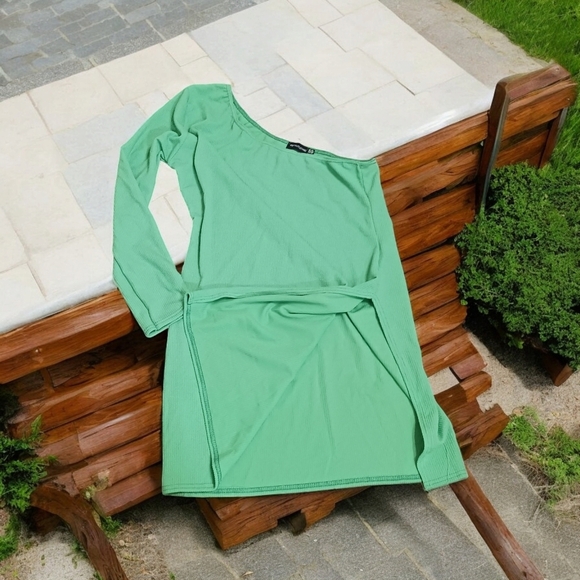 Pretty Little Thing Kelly Green One Arm Dress Ladies Plus Size 16 Cruise Y2K - Picture 1 of 5